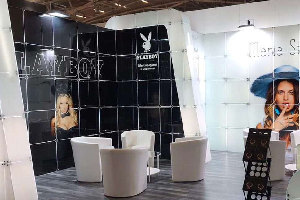 outdoor_stand