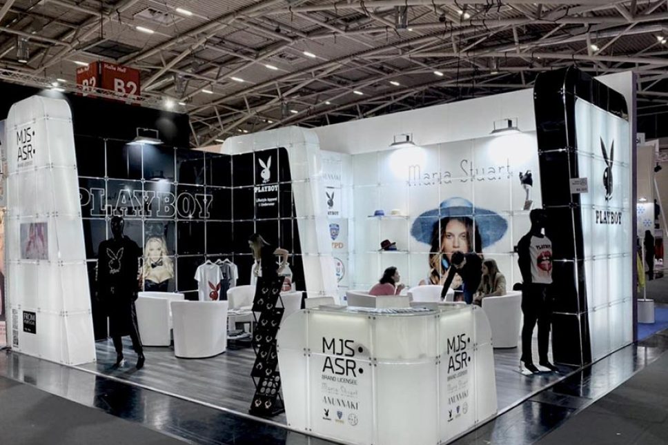 tailor_made_stand
